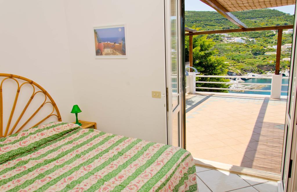 Sunset Village Понца Стая снимка