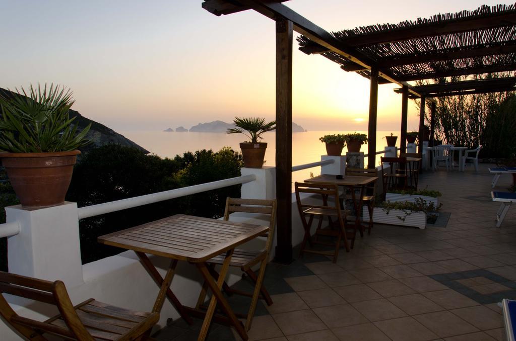 Sunset Village Понца Стая снимка